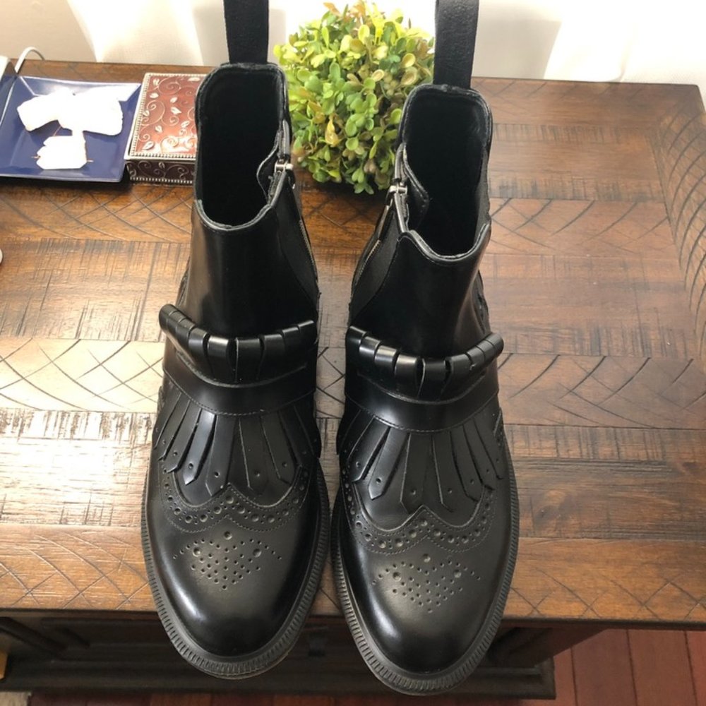 Dr. Martens Tina Brogue Chelsea w/ Kilt